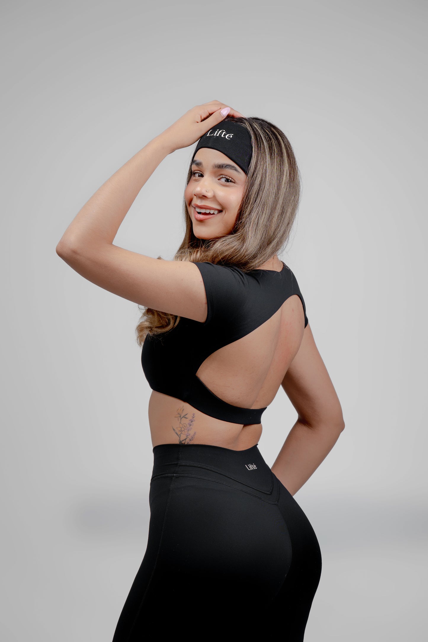 Veil Cross waist leggings